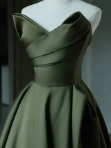 Green Satin Strapless Pleats Prom Dress