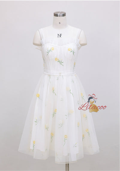 Round Neck Flared Sleeve Lace Sling Dress