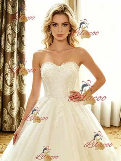 White Tulle Lace Strapless Wedding Dress
