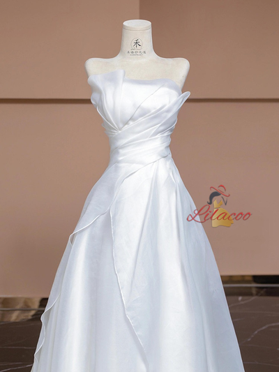 White Tulle Strapless Pleats Wedding Dress