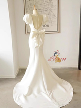 Ivory Mermaid Backless Puff Sleeve Bow Wedding Dress