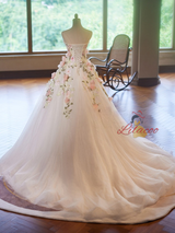White Tulle 3D Embroidery Appliques Wedding Dress