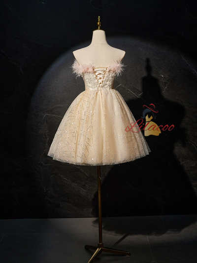 Champagne Tulle Sequins Strapless Homecoming Dress