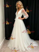 White Tulle V-neck Short Sleeve Pleats Wedding Dress