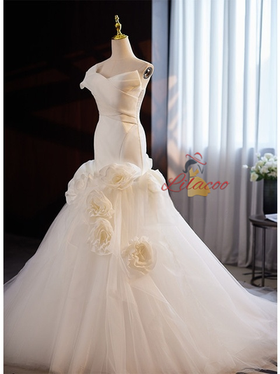 White Tulle Flower Wedding Dress