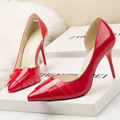 Side Hollow Pointed Solid Patent Leather Shoes