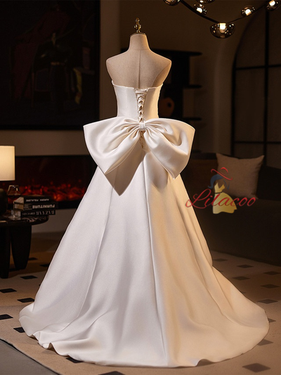 White Satin Strapless Appliques Wedding Dress