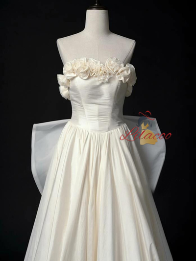 Ivory Satin Strapless 3D Flower Wedding Dress