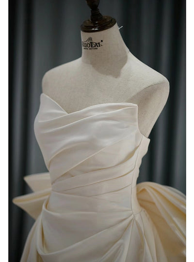 Ivory Satin Strapless Pleats Wedding Dress