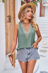 Solid Color Loose V-neck Lace T-shirt