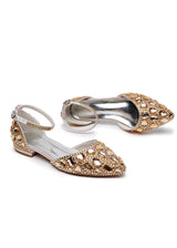 Leisure Pointed Low Heel Rhinestone Bride Shoes