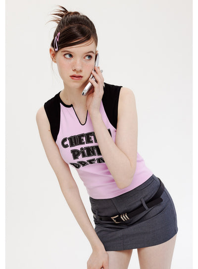 Short Letter Printed V-neck Sleeveless Top