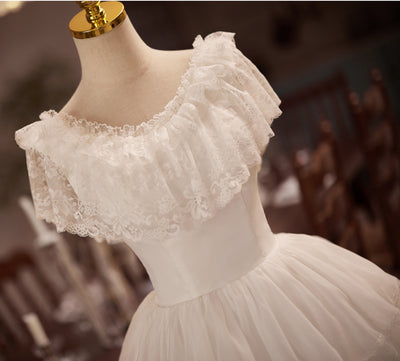 White Lace Tiers Wedding Dress