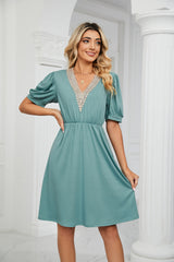 Solid Color Stitching V-neck Short Sleeve Pocket Dress