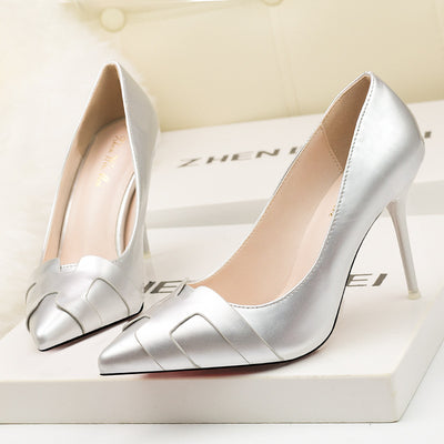 Pointed Solid Patent Leather Pumps