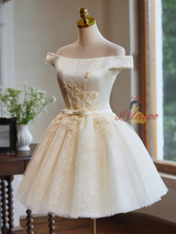 Champagne Tulle Appliques Homecoming Dress
