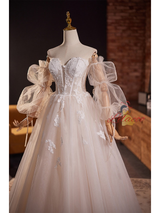 White Tulle Lace Long Sleeve Appliques Wedding Dress