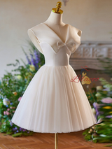 Light Champagne Tulle V-neck Wedding Dress