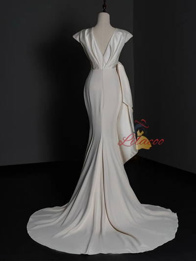 Ivory V-neck Backless Wedding Dress