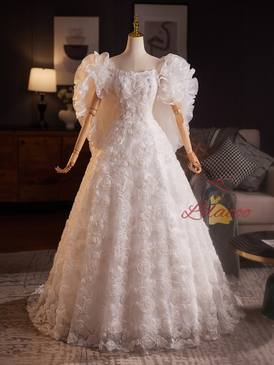 White Tulle Flower Strapless Wedding Dress