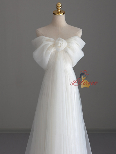 White Tulle Off the Shoulder Pleats Wedding Dress
