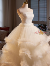 Champagne Tulle Strapless Pleats Wedding Dress