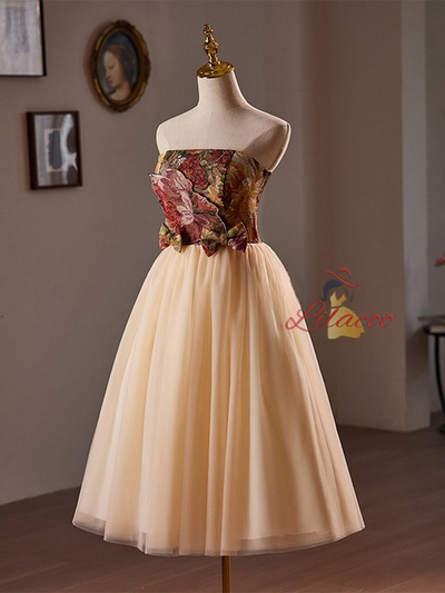 Champagne Tulle Strapless Homecoming Dress