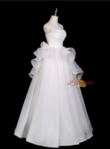 White Tulle Strapless Pleats Wedding Dress