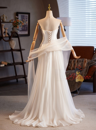 Fashion White Tulle Strapless Wedding Dress