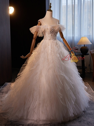 White Tulle Spaghetti Straps Appliques Wedding Dress