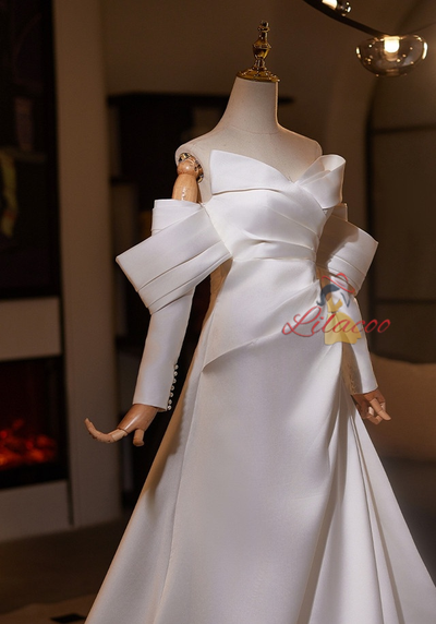 White Satin Long Sleeve Pleats Wedding Dress