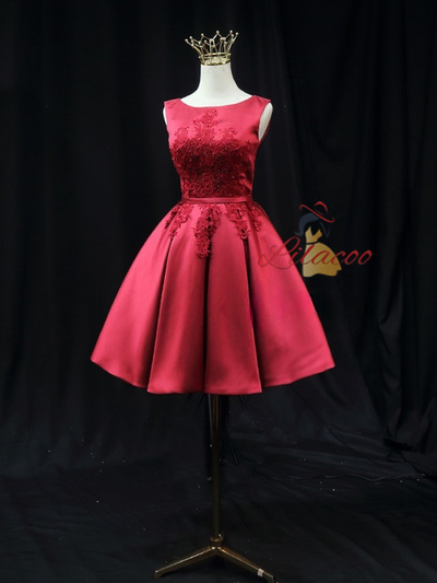 Burgundy Satin Appliques Homecoming Dress