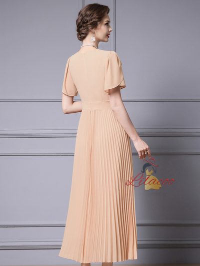 Champagne Chiffon V-neck Mother Of The Bride Dress