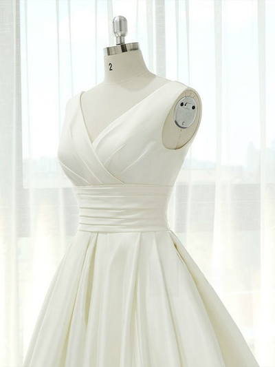 White Satin V-neck Backless Pleats Wedding Dress