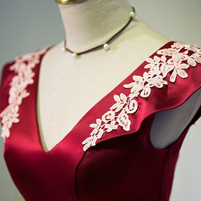 Burgundy Satin V-neck Homecoming Dresses