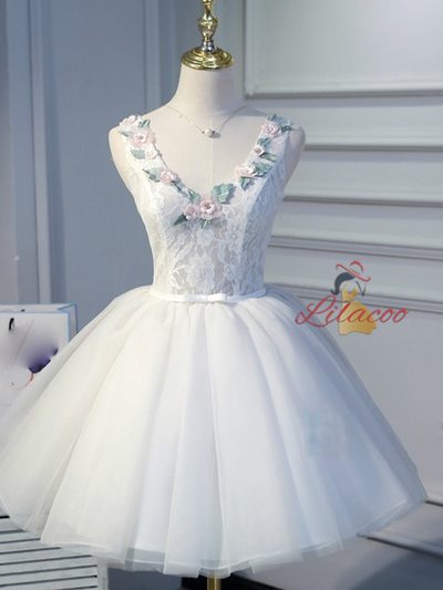 White Tulle Lace V-neck Homecoming Dress