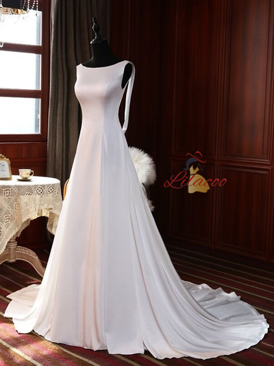 White Satin Sleeveless Wedding Dress