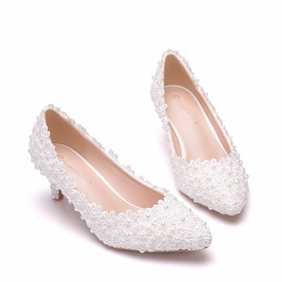 Lace Pointed Low-heeled Wedding Shoes