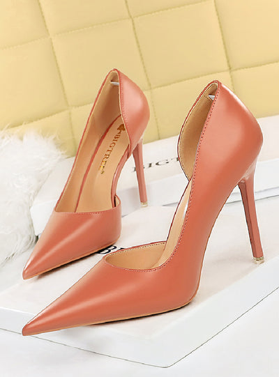 Shallow Pointed Hollow Shoes