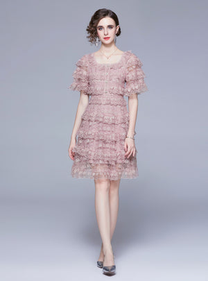 Heavy-duty Embroidered Square Collar Cake Dress