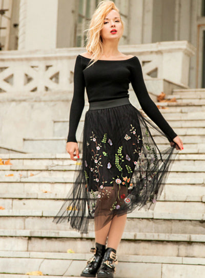 Women Knitted Pleated Embroidered Skirt
