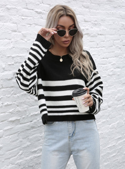 Round Neck Striped Knitted Short Sweater