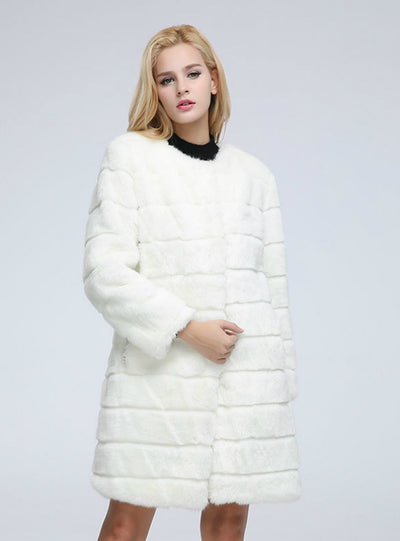 The Female Coat Of Rabbit Fur Is Long For Women