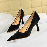 Shallow Pointed Retro Stone Shoes