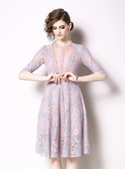 Slim and Slim Five-point Sleeve Lace Dress