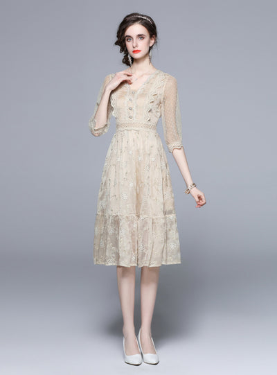 Splicing Point Gauze Sleeve Hollow Stitching Dress