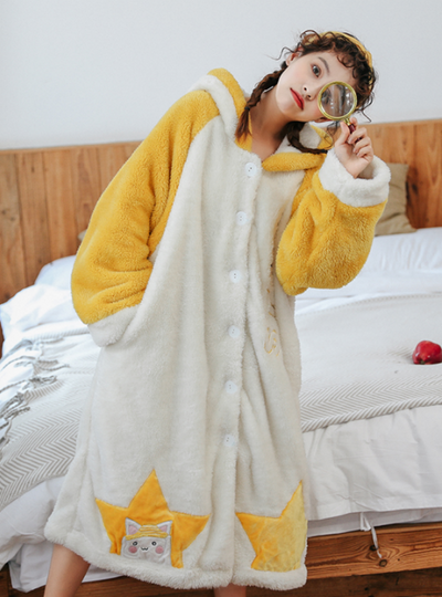 White Star Cat Long Sleeve Thick Coral Fleece Pajamas Bathrobe