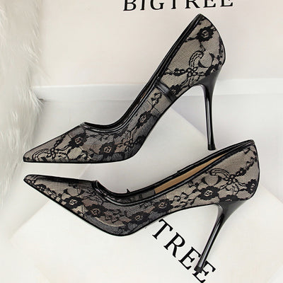 Pointed Hollow Lace Shoes