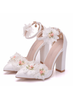 Thick Pointed White Flowers Wedding Shoes