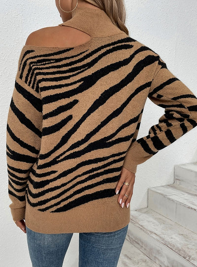 Contrasting Tiger-patterned Turtleneck Sweater